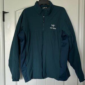 Arc’teryx Men’s Atom LT Jacket - dark blue color - size XL